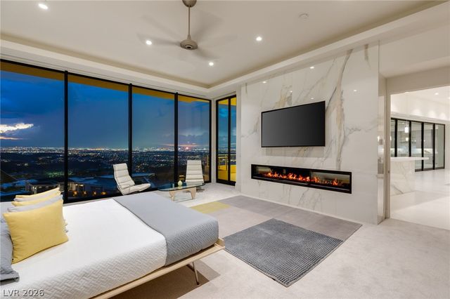 677 Overlook Rim Drive, Henderson, NV 89012