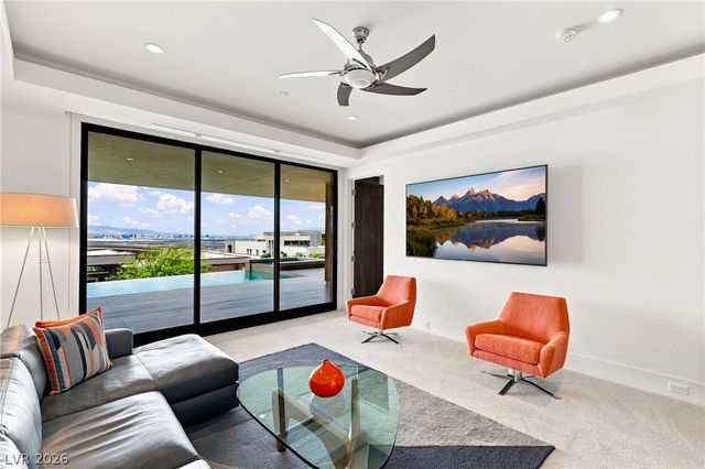 677 Overlook Rim Drive, Henderson, NV 89012