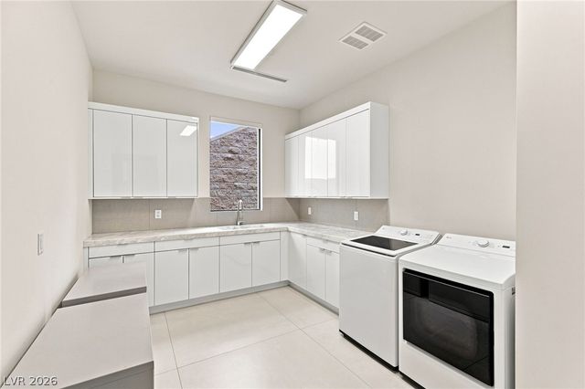 677 Overlook Rim Drive, Henderson, NV 89012