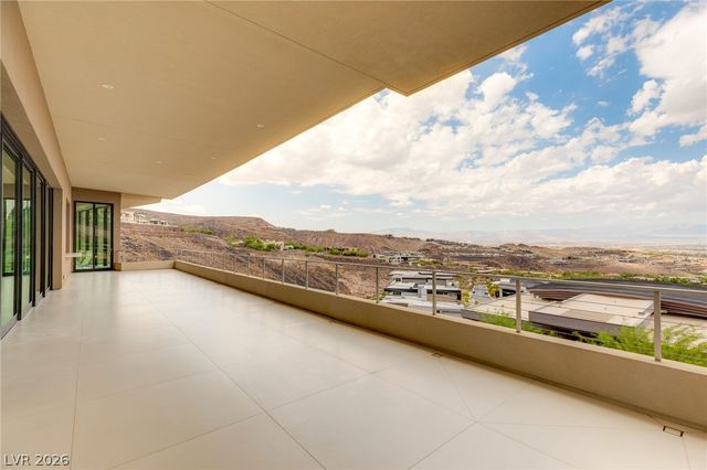 677 Overlook Rim Drive, Henderson, NV 89012