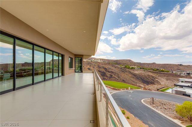 677 Overlook Rim Drive, Henderson, NV 89012