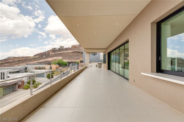 677 Overlook Rim Drive, Henderson, NV 89012
