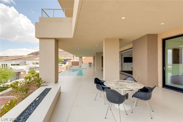 677 Overlook Rim Drive, Henderson, NV 89012