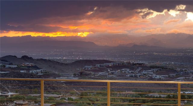 677 Overlook Rim Drive, Henderson, NV 89012