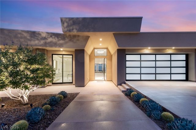 677 Overlook Rim Drive, Henderson, NV 89012