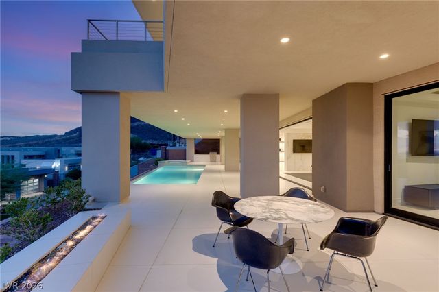 677 Overlook Rim Drive, Henderson, NV 89012