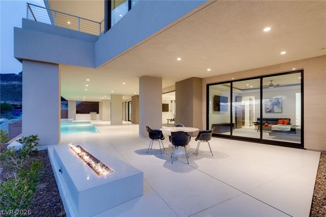 677 Overlook Rim Drive, Henderson, NV 89012