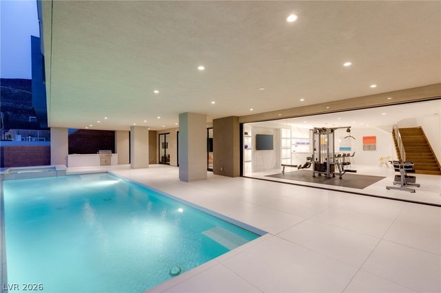 677 Overlook Rim Drive, Henderson, NV 89012