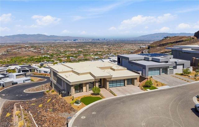 677 Overlook Rim Drive, Henderson, NV 89012