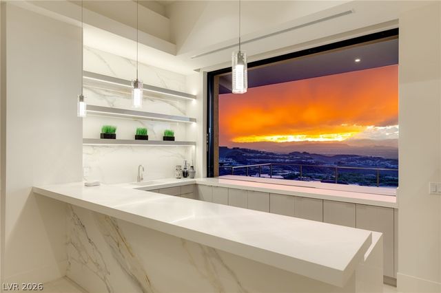677 Overlook Rim Drive, Henderson, NV 89012