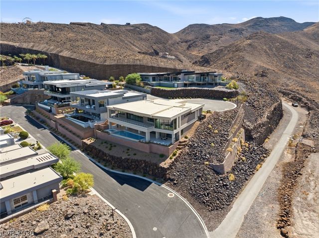 677 Overlook Rim Drive, Henderson, NV 89012