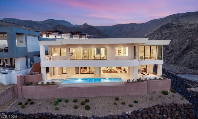 677 Overlook Rim Drive, Henderson, NV 89012