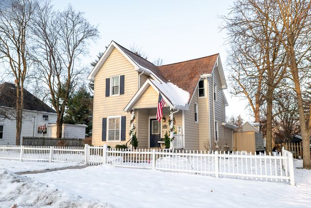 371 S Madison Street, Oswego, IL 60543