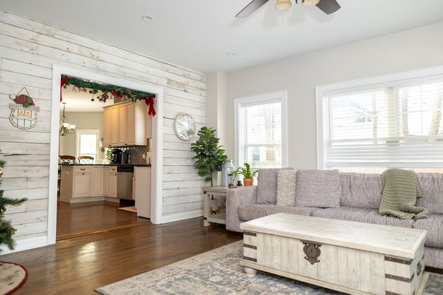 371 S Madison Street, Oswego, IL 60543