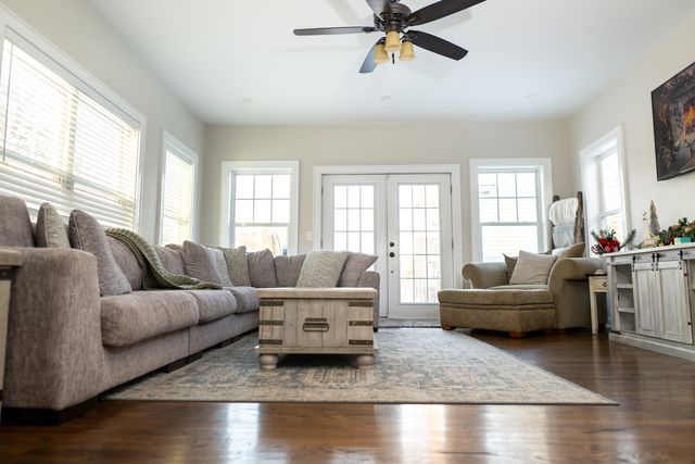 371 S Madison Street, Oswego, IL 60543