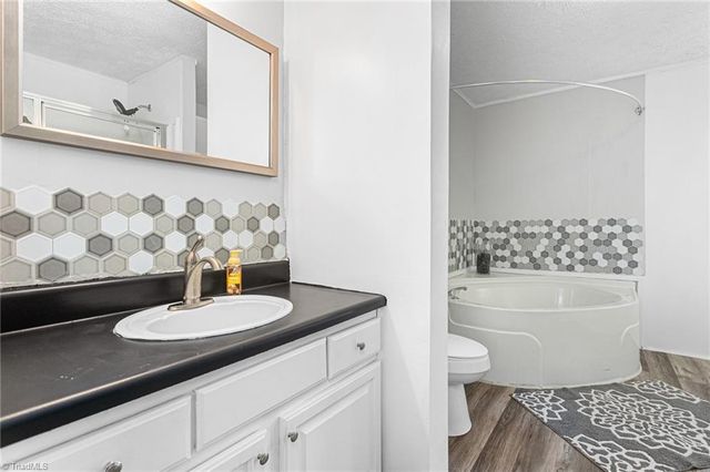 410 W Old Glencoe Road, Burlington, NC 27217