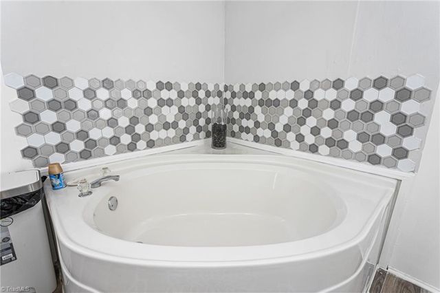 410 W Old Glencoe Road, Burlington, NC 27217