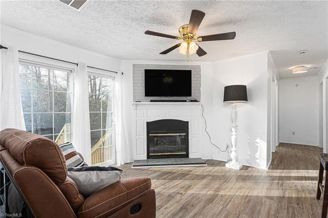 410 W Old Glencoe Road, Burlington, NC 27217