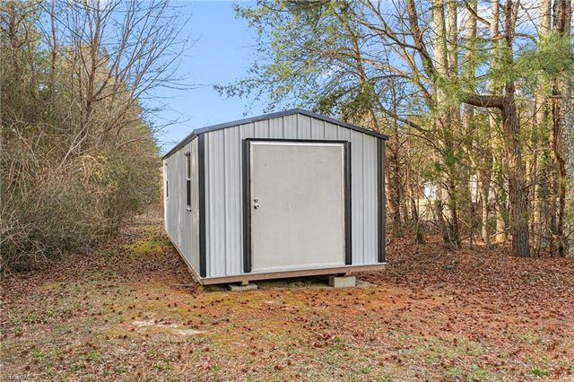 410 W Old Glencoe Road, Burlington, NC 27217