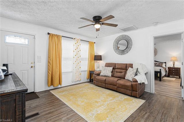 410 W Old Glencoe Road, Burlington, NC 27217