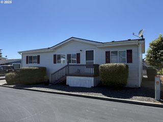 98042 W BENHAM Ln 15, Brookings, OR 97415