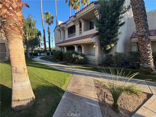 2700 Lawrence Crossley 84, Palm Springs, CA 92264
