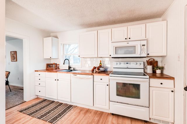 5703 Monticello Avenue, Portage City, MI 49024