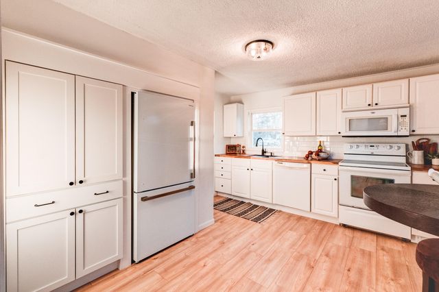 5703 Monticello Avenue, Portage City, MI 49024