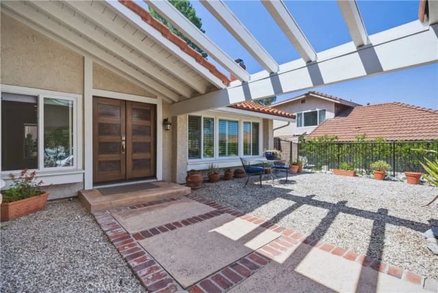 28830 Calabria Drive, Agoura Hills, CA 91301