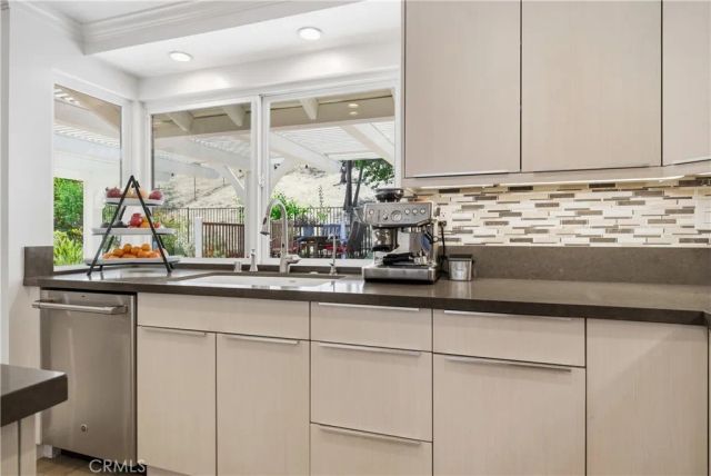28830 Calabria Drive, Agoura Hills, CA 91301
