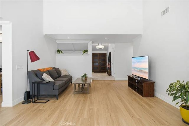 28830 Calabria Drive, Agoura Hills, CA 91301