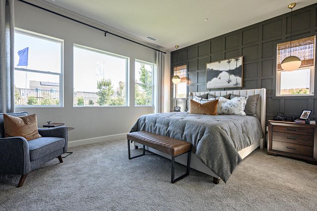 2071 N Rogers Lane, Clovis, CA 93619