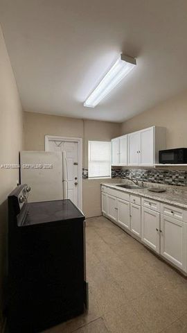 646 NW 14th Ter APT WEST, Fort Lauderdale, FL 33311