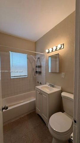 646 NW 14th Ter APT WEST, Fort Lauderdale, FL 33311