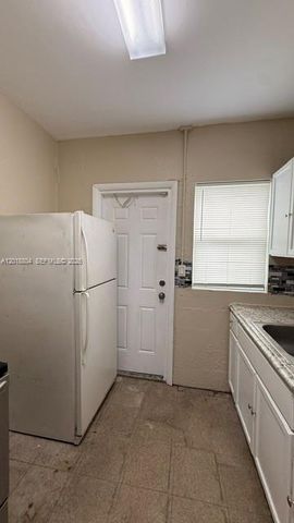 646 NW 14th Ter APT WEST, Fort Lauderdale, FL 33311