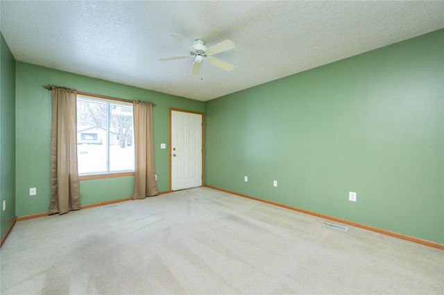 4550 Fairview Drive, Pleasant Hill, IA 50327