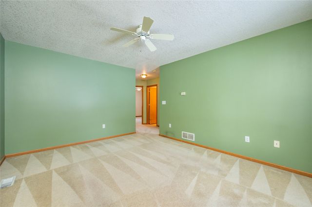 4550 Fairview Drive, Pleasant Hill, IA 50327