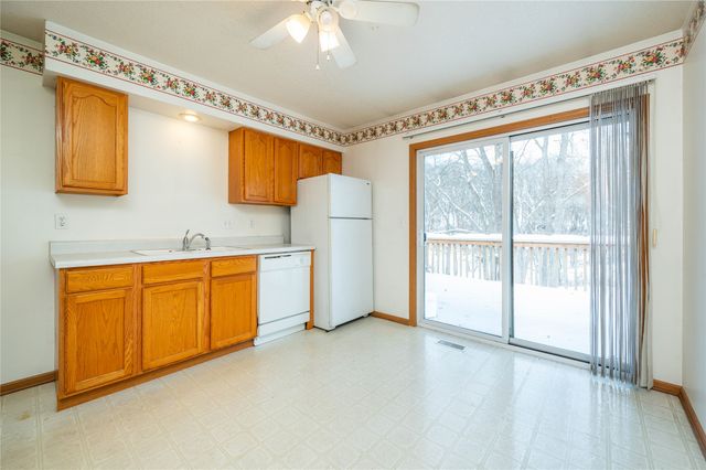 4550 Fairview Drive, Pleasant Hill, IA 50327