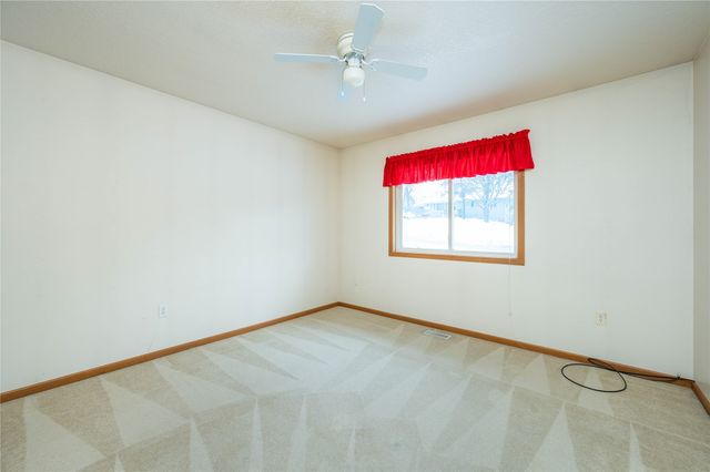 4550 Fairview Drive, Pleasant Hill, IA 50327