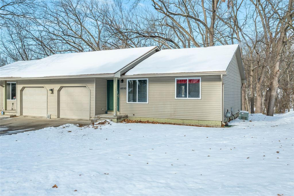 4550 Fairview Drive, Pleasant Hill, IA 50327