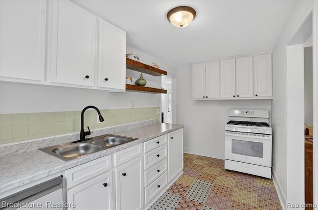 1331 Wolf Court, East Lansing, MI 48823