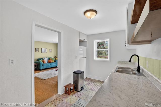 1331 Wolf Court, East Lansing, MI 48823