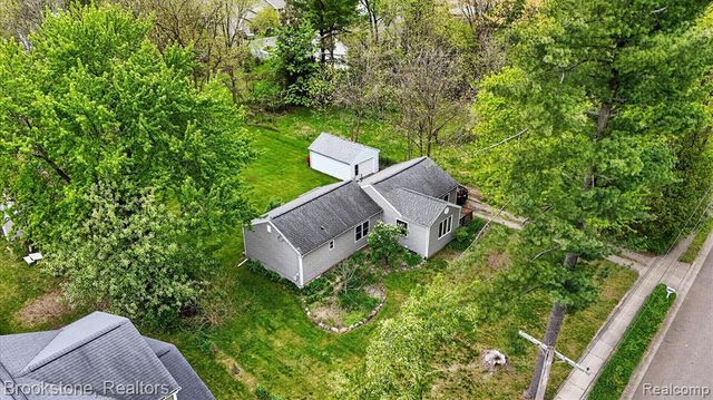 1331 Wolf Court, East Lansing, MI 48823