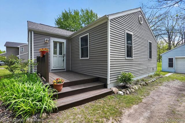 1331 Wolf Court, East Lansing, MI 48823