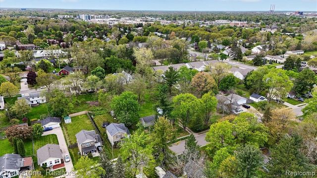 1331 Wolf Court, East Lansing, MI 48823
