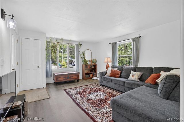 1331 Wolf Court, East Lansing, MI 48823