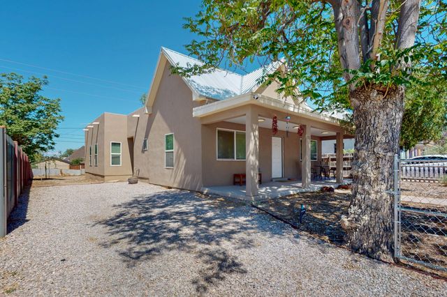 721 EDITH Boulevard SE, Albuquerque, NM 87102