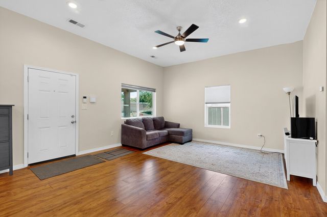 721 EDITH Boulevard SE, Albuquerque, NM 87102