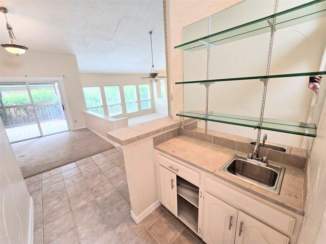 2211 Baltic Avenue, Arlington, TX 76011