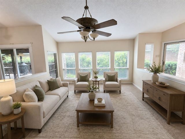 2211 Baltic Avenue, Arlington, TX 76011
